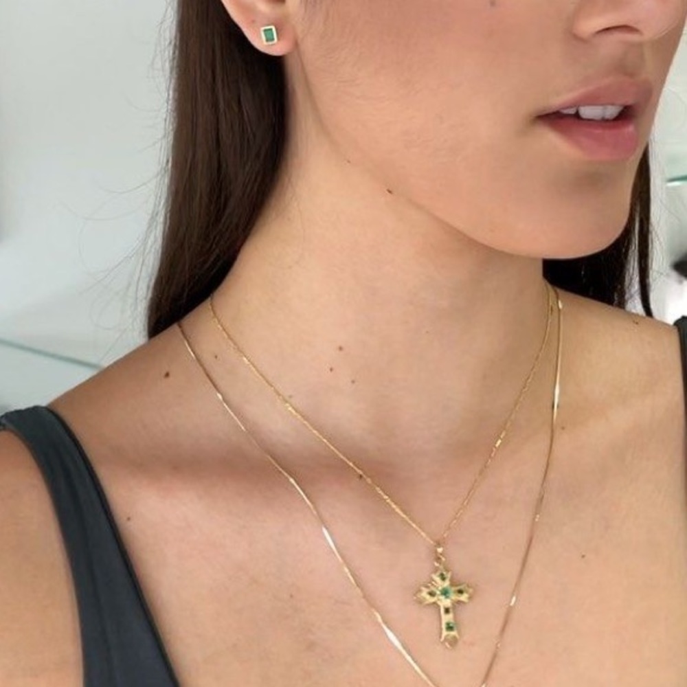 18k gold and colombian emerald cross pendant